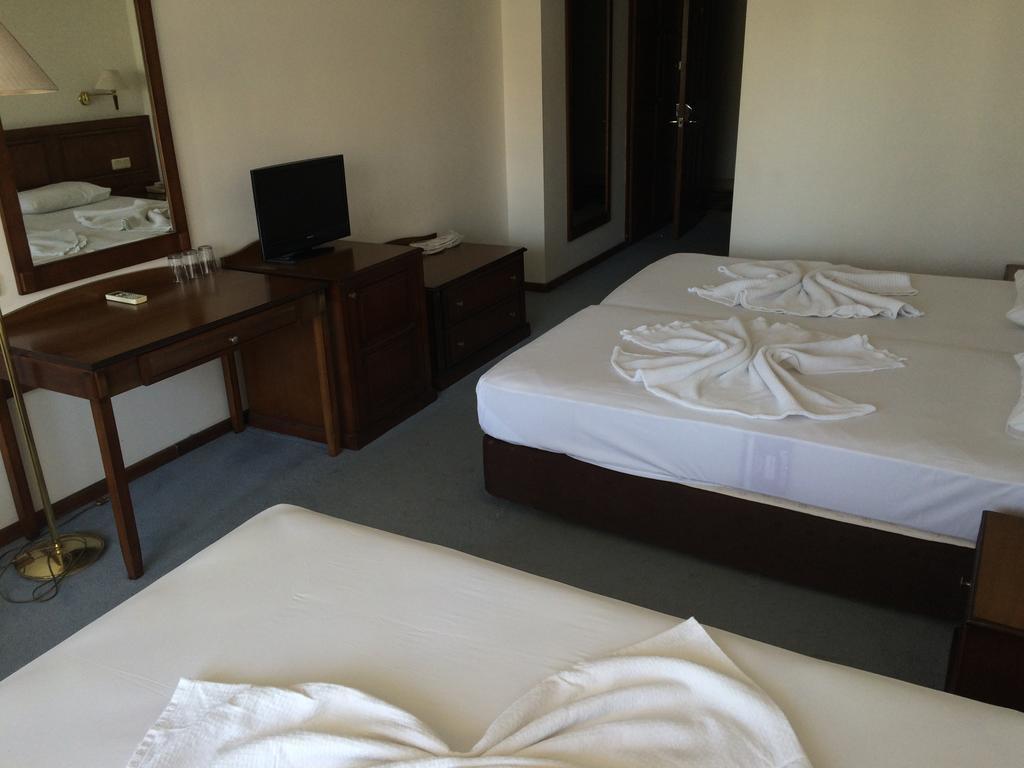 Coastlight Hotel Кушадасъ Екстериор снимка