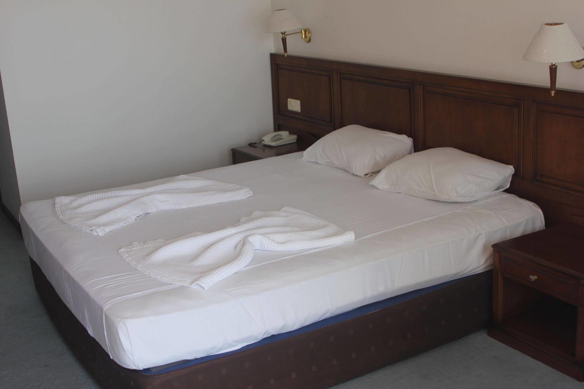 Coastlight Hotel Кушадасъ Екстериор снимка